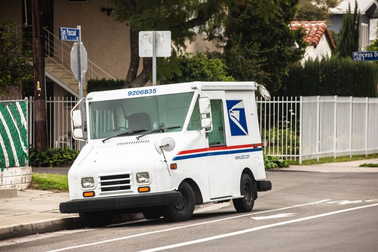 📫 Does Requiring A Mail Carrier To Work On Sunday Violate His Religious Freedom? 🔌