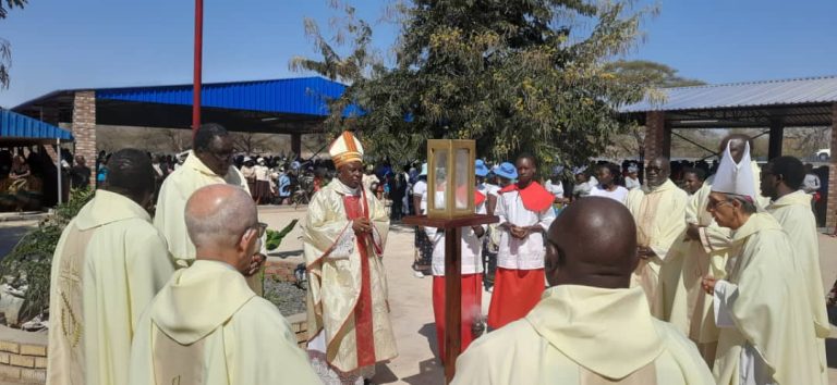 60th anniversary of Hwange Diocese celebrated with ordination of two priests and five deacons – Catholic Church News