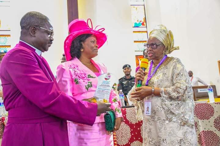 Bishop Odedeji bags Award of Excellence @ Lagos Diocese Synod